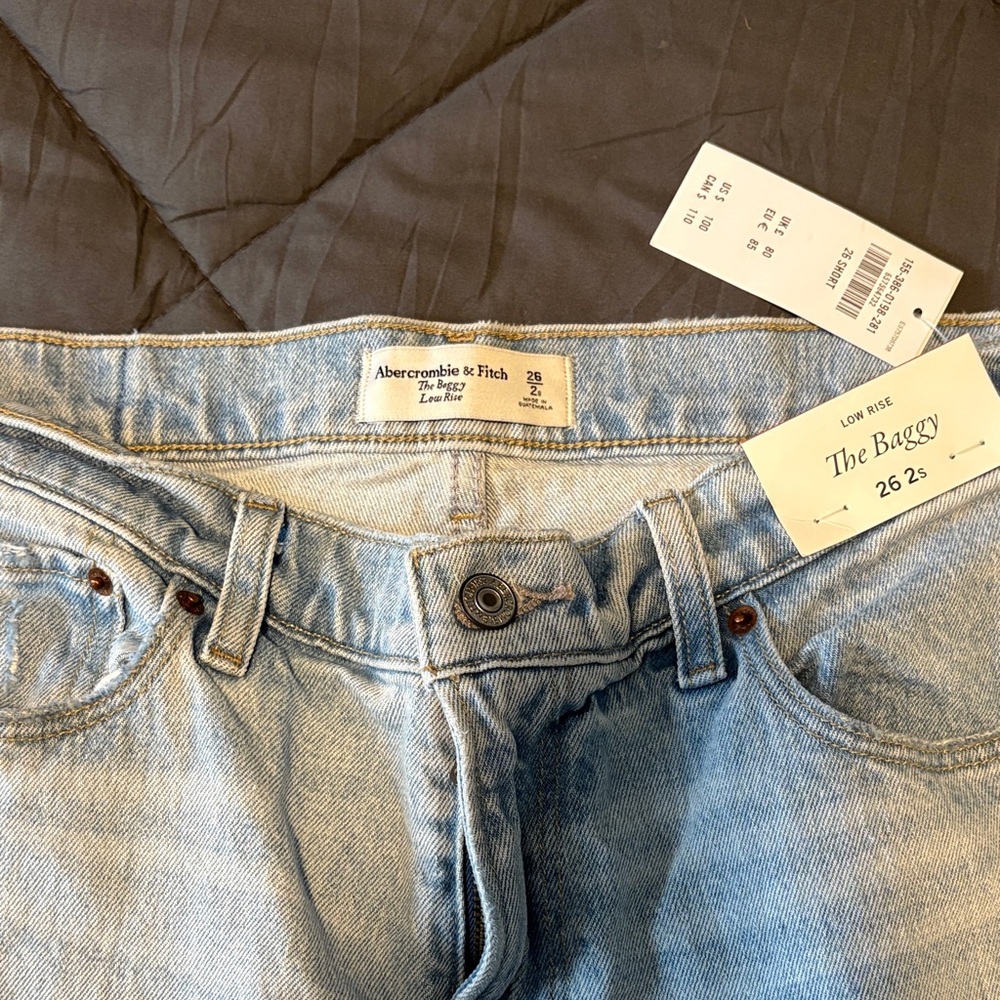 Abercrombie & Fitch light blue low rise Baggy Jeans sz 2/ 26